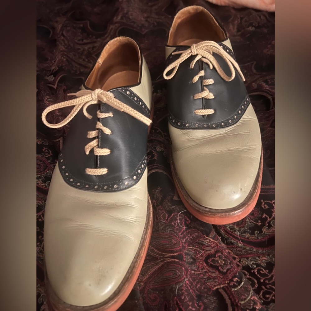 Classic Saddle Shoes by Cole Haan Sz 10.5 D